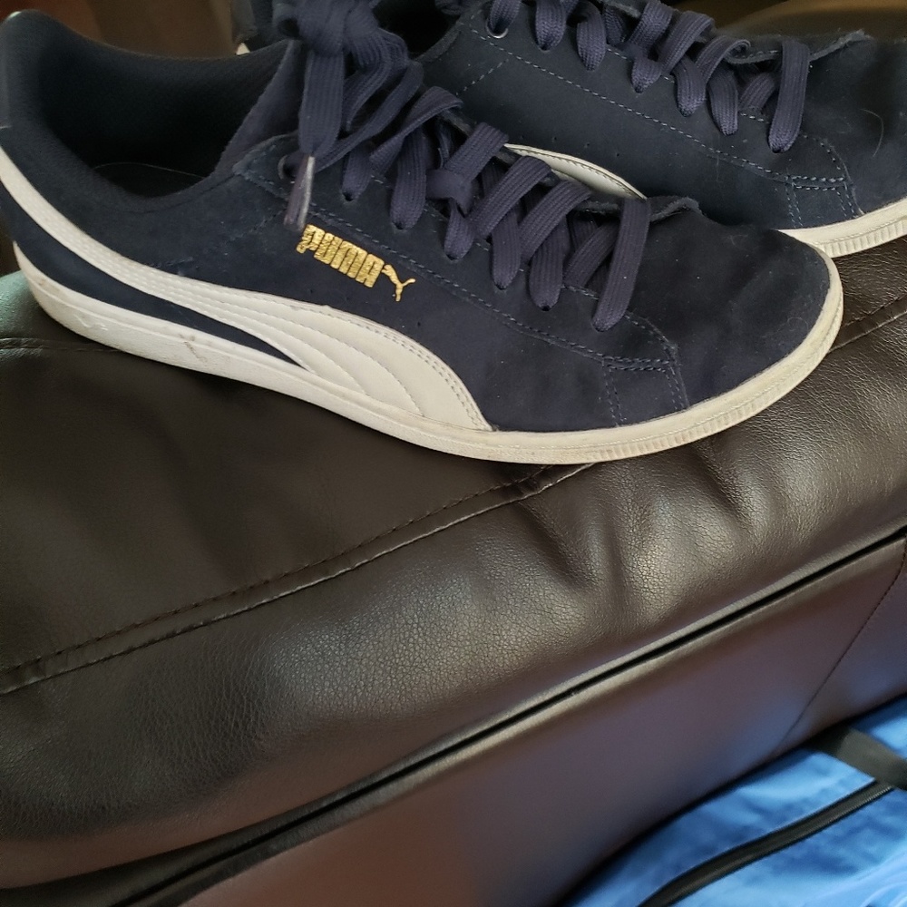 Womens size 8.5 Pumas